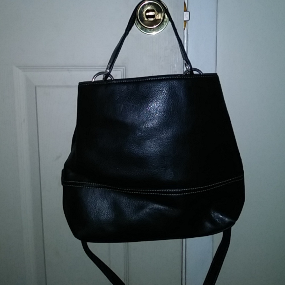 Black Tommy Hilfiger purse